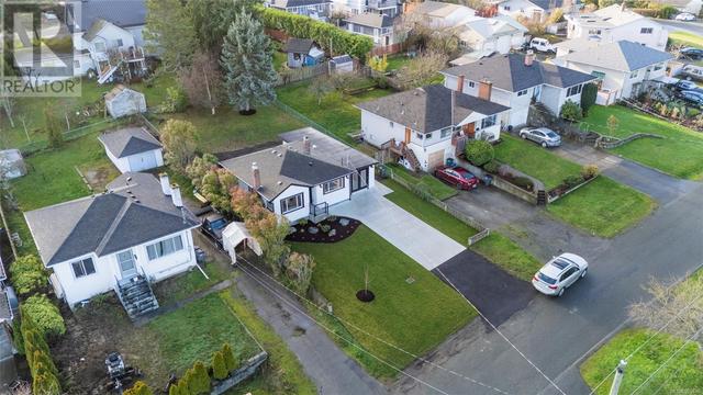537 Broadway St, House detached with 3 bedrooms, 1 bathrooms and 6 parking in Saanich BC | Image 55