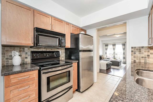 2 - 744 Neighbourhood Circ, Townhouse with 2 bedrooms, 2 bathrooms and 2 parking in Mississauga ON | Image 3