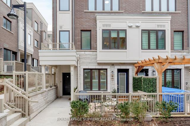 20 - 95 Eastwood Park Gardens, Townhouse with 2 bedrooms, 3 bathrooms and 1 parking in Toronto ON | Image 1