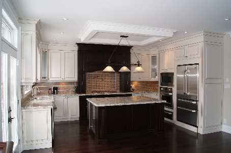 37 Hartfield Crt, House detached with 4 bedrooms, 6 bathrooms and 6 parking in Toronto ON | Image 2