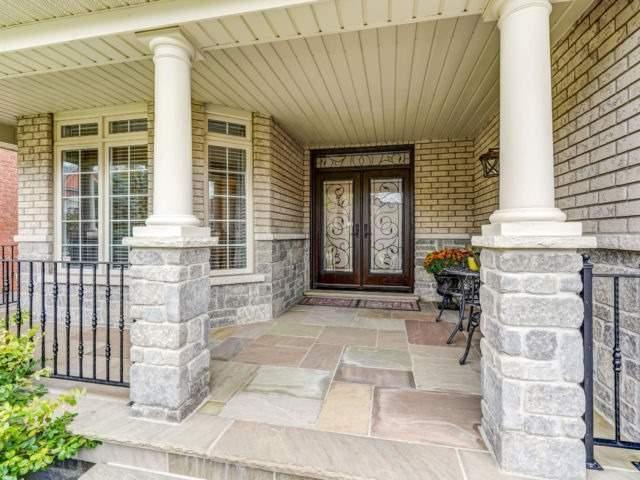 104 Ravine Edge Dr, House detached with 4 bedrooms, 5 bathrooms and 3 parking in Richmond Hill ON | Image 2