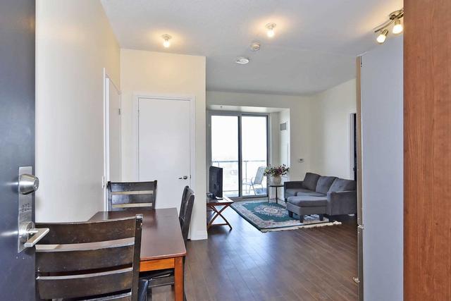 923 - 22 East Haven Dr, Condo with 2 bedrooms, 2 bathrooms and 1 parking in Toronto ON | Image 4