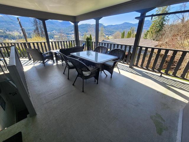 1755 Mountain Street, House detached with 5 bedrooms, 3 bathrooms and 5 parking in Kootenay Boundary A BC | Image 42
