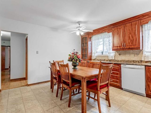 95 Hisey Cres, House semidetached with 3 bedrooms, 2 bathrooms and 4 parking in Toronto ON | Image 7