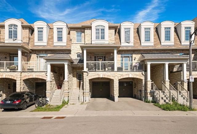 10983 Woodbine Ave, House attached with 3 bedrooms, 3 bathrooms and 2 parking in Markham ON | Image 1