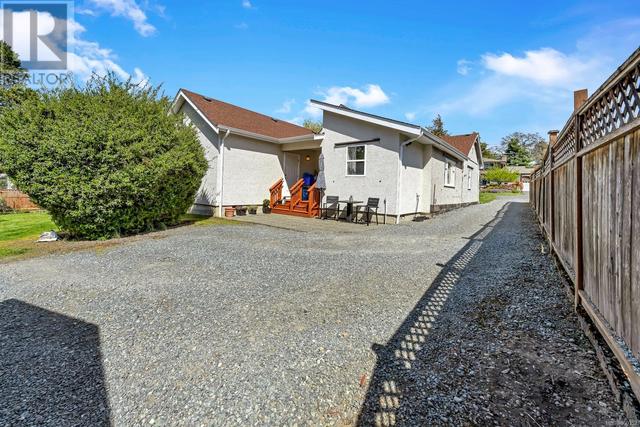 3820 Epsom Dr, House detached with 4 bedrooms, 1 bathrooms and 3 parking in Saanich BC | Image 27