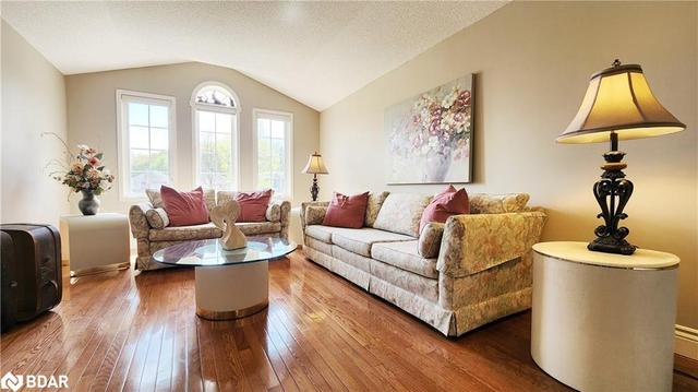70 Golden Eagle Way, House detached with 5 bedrooms, 2 bathrooms and null parking in Barrie ON | Image 32