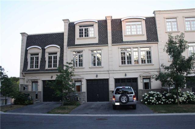 02 - 103 Brant St, House attached with 3 bedrooms, 3 bathrooms and 1 parking in Oakville ON | Image 1