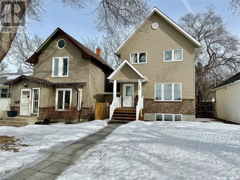 1327 Kilburn Avenue, House semidetached with 5 bedrooms, 4 bathrooms and null parking in Saskatoon SK | Card Image
