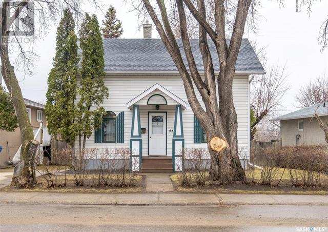 432 20th Street E, House detached with 4 bedrooms, 1 bathrooms and null parking in Prince Albert SK | Image 1