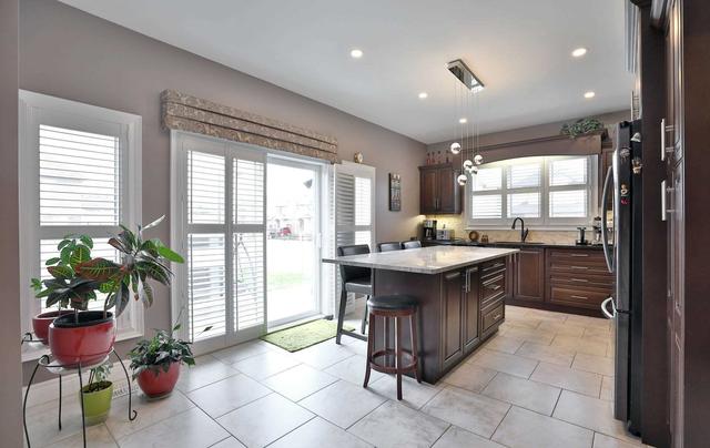 171 Davinci Blvd, House detached with 4 bedrooms, 3 bathrooms and 5 parking in Hamilton ON | Image 5