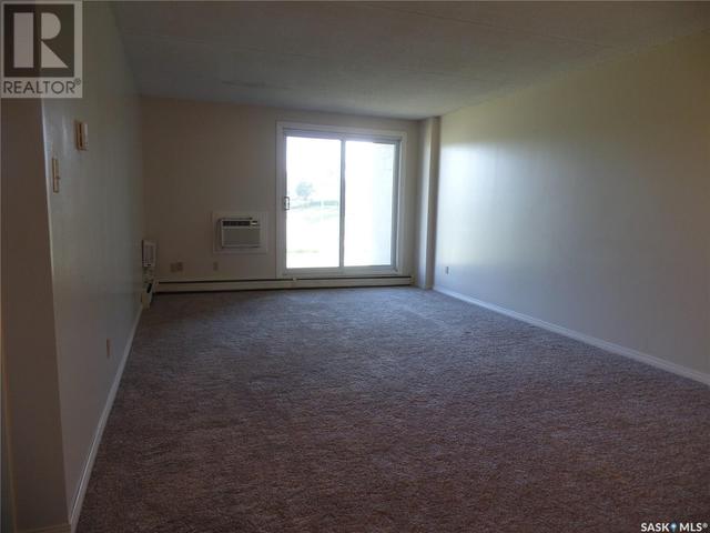106 - 550 Laurier Street, Condo with 1 bedrooms, 1 bathrooms and null parking in Moose Jaw SK | Image 2