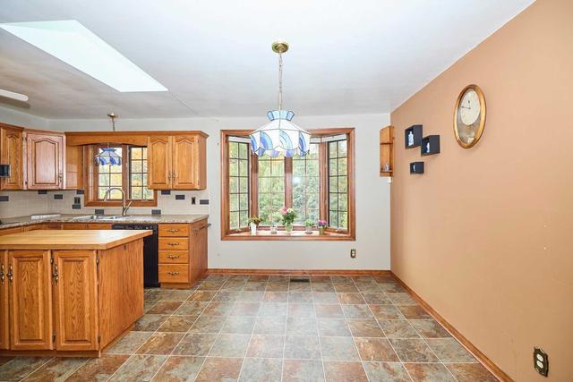27 Woodcrest Dr, House detached with 3 bedrooms, 2 bathrooms and 5 parking in St. Catharines ON | Image 28