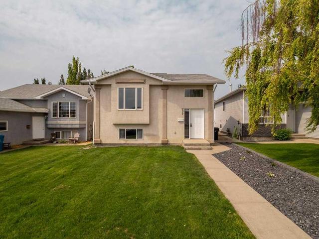777 Red Crow Boulevard W, House detached with 4 bedrooms, 2 bathrooms and 2 parking in Lethbridge AB | Image 1