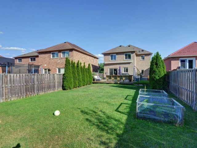 114 Mowat Cres, House detached with 3 bedrooms, 3 bathrooms and 4 parking in Halton Hills ON | Image 18
