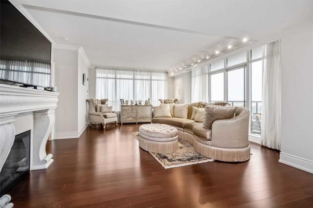 1406 - 9235 Jane St, Condo with 2 bedrooms, 3 bathrooms and 2 parking in Vaughan ON | Image 10