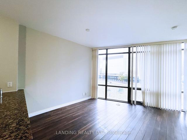 404 - 832 Bay St, Condo with 1 bedrooms, 1 bathrooms and 0 parking in Toronto ON | Image 4