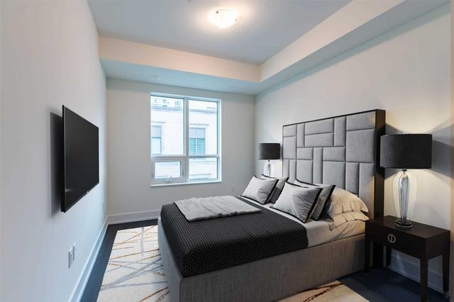 8 - 52 Holmes Ave, Townhouse with 2 bedrooms, 2 bathrooms and 1 parking in Toronto ON | Image 3