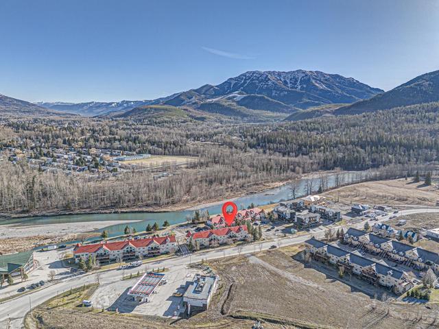517/519 - 500 Riverside Way, Condo with 3 bedrooms, 2 bathrooms and null parking in Fernie BC | Image 28