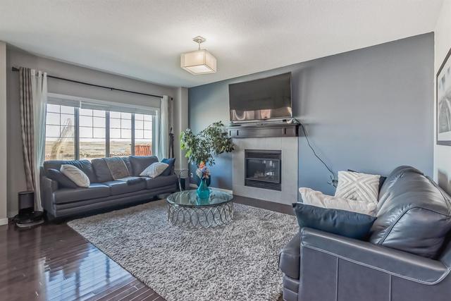 232 Evansborough Way Nw, House detached with 4 bedrooms, 3 bathrooms and 2 parking in Calgary AB | Image 4