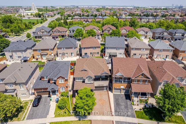 8 Gallpoint Cres, House detached with 4 bedrooms, 4 bathrooms and 6 parking in Brampton ON | Image 31