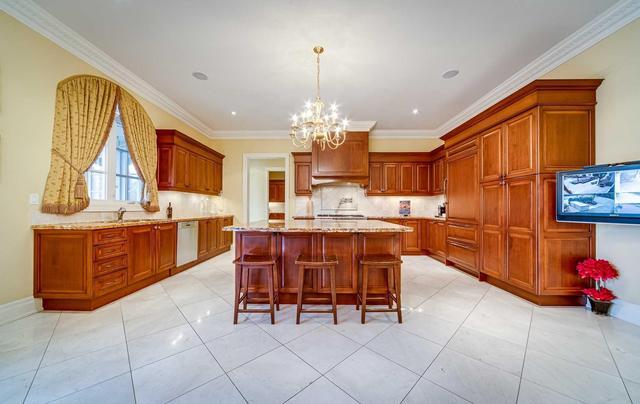 41 Highland Creek Crt, House detached with 5 bedrooms, 6 bathrooms and 20 parking in Vaughan ON | Image 12