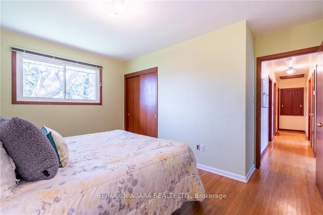7 Rondelle Pl, House detached with 3 bedrooms, 2 bathrooms and 7 parking in St. Catharines ON | Image 6