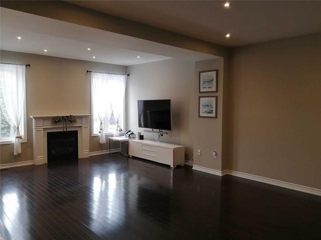 61 Livante Crt, House detached with 4 bedrooms, 4 bathrooms and 4 parking in Markham ON | Image 6