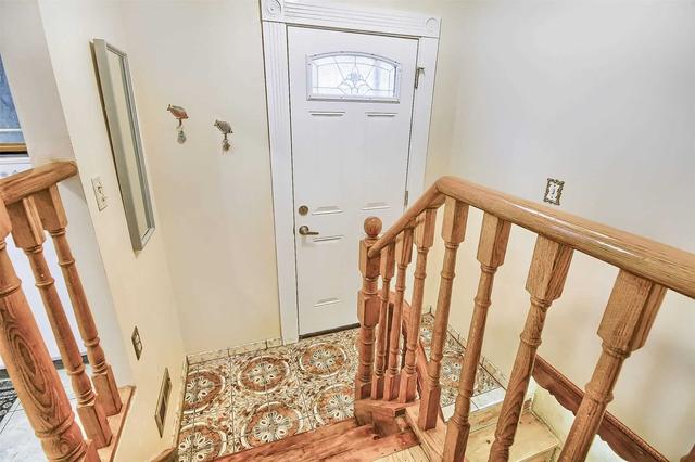 15 Dallington Dr, House detached with 3 bedrooms, 2 bathrooms and 3 parking in Toronto ON | Image 11