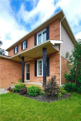 80 Livingstone St W, House detached with 3 bedrooms, 4 bathrooms and 2 parking in Barrie ON | Image 2