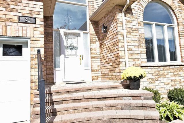 32 Commons Blvd, House detached with 2 bedrooms, 3 bathrooms and 6 parking in Scugog ON | Image 2
