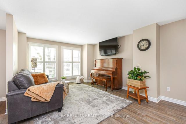 99 Cove Cres, House attached with 3 bedrooms, 3 bathrooms and 2 parking in Hamilton ON | Image 4