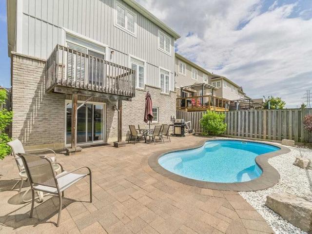 1676 Whitestone Dr, House detached with 4 bedrooms, 3 bathrooms and 4 parking in Oshawa ON | Image 32