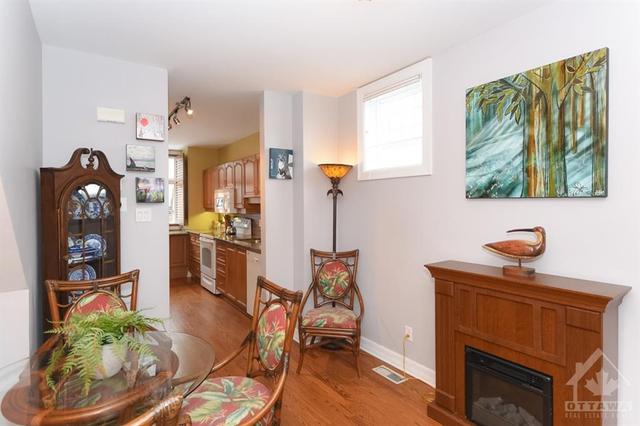 d - 107 Third Avenue, House attached with 2 bedrooms, 1 bathrooms and 1 parking in Ottawa ON | Image 8