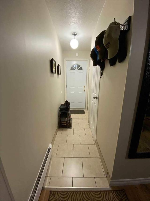 144 Jansen Ave, Townhouse with 3 bedrooms, 2 bathrooms and 1 parking in Kitchener ON | Image 8