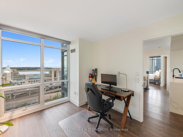 1812 - 15 Fort York Blvd, Condo with 2 bedrooms, 2 bathrooms and 1 parking in Toronto ON | Image 15
