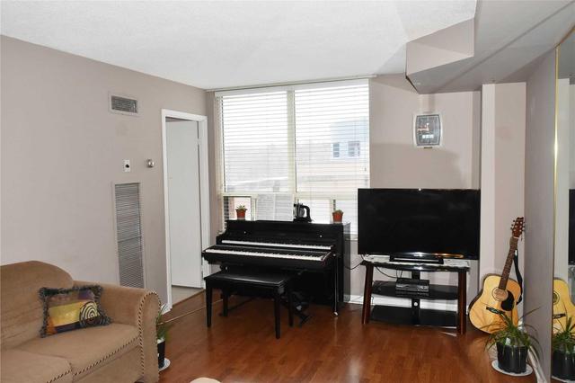 207 - 1 Hickory Tree Rd, Condo with 1 bedrooms, 1 bathrooms and 1 parking in Toronto ON | Image 7
