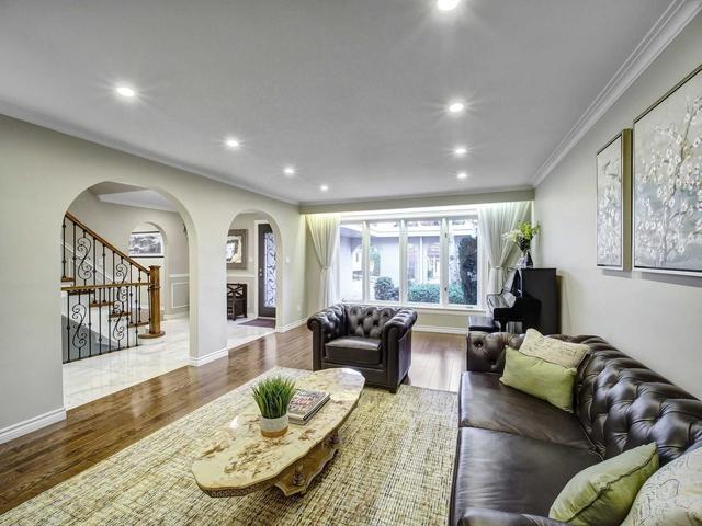 36 Butterfield Dr, House detached with 5 bedrooms, 4 bathrooms and 6 parking in Toronto ON | Image 25