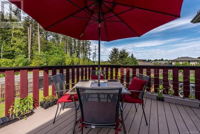 2581 Carstairs Dr, House detached with 5 bedrooms, 3 bathrooms and 1 parking in Courtenay BC | Image 27