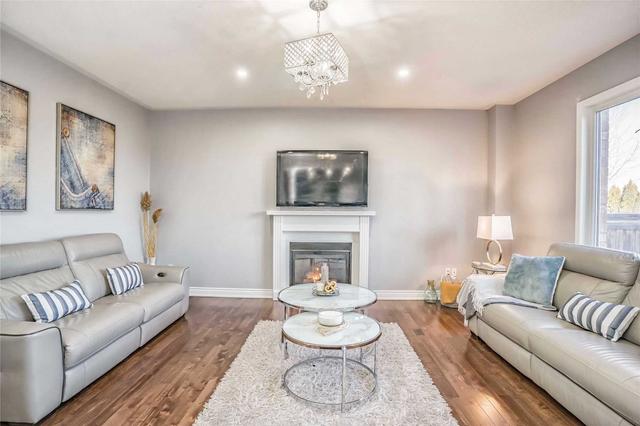 824 Stargazer Dr, House detached with 4 bedrooms, 6 bathrooms and 6 parking in Mississauga ON | Image 8
