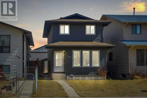 201 Templemont Drive Ne, House detached with 4 bedrooms, 2 bathrooms and 3 parking in Calgary AB | Card Image