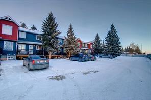 52 Abberfield Court Ne, Home with 3 bedrooms, 2 bathrooms and 1 parking in Calgary AB | Image 2
