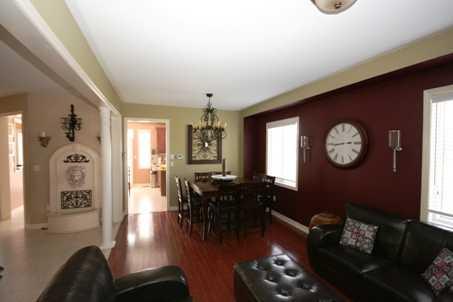 86 Lyndbrook Cres, House detached with 4 bedrooms, 4 bathrooms and 4 parking in Brampton ON | Image 3