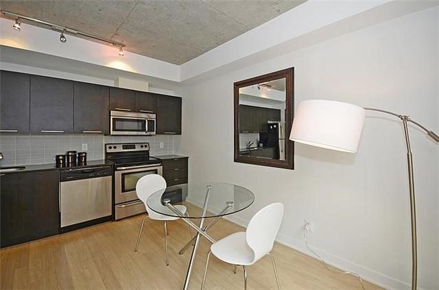 302 - 400 Wellington St, Condo with 1 bedrooms, 1 bathrooms and 1 parking in Toronto ON | Image 7
