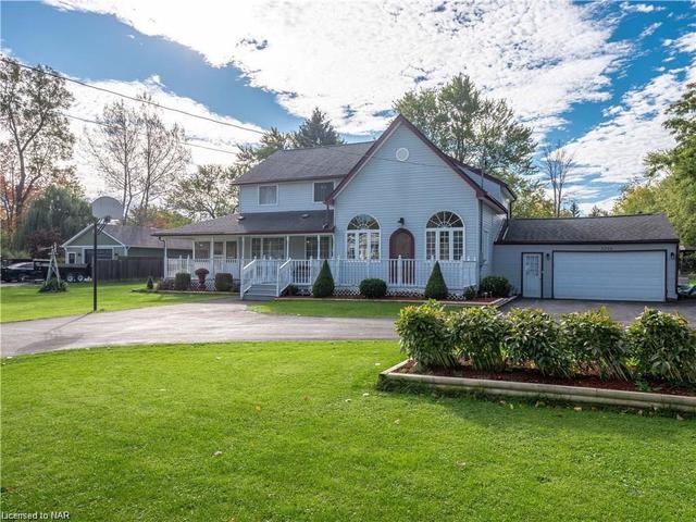 3205 Poplar Avenue, House detached with 4 bedrooms, 2 bathrooms and 12 parking in Fort Erie ON | Image 2