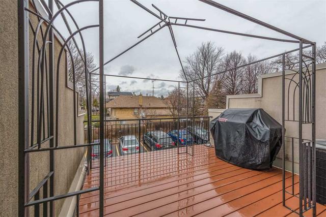main - 964 The Queensway, House attached with 3 bedrooms, 3 bathrooms and 2 parking in Toronto ON | Image 19