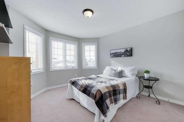 9 Sumac St, House detached with 4 bedrooms, 4 bathrooms and 6 parking in Barrie ON | Image 2