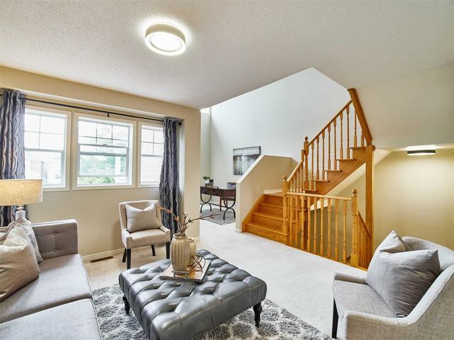 135 Lakeridge Dr, House detached with 4 bedrooms, 5 bathrooms and 3 parking in Toronto ON | Image 4