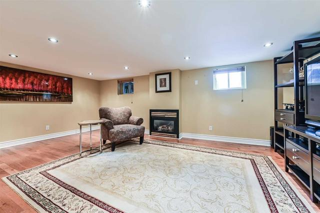 31 Glencrest Blvd, House detached with 3 bedrooms, 4 bathrooms and 2 parking in Toronto ON | Image 16
