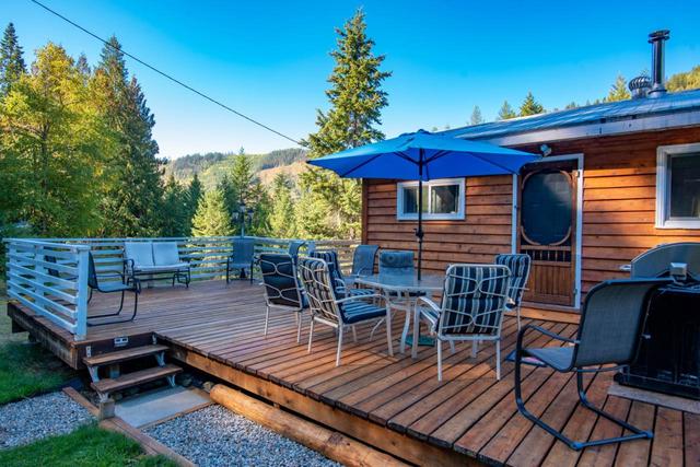1110 Highway 22, House detached with 3 bedrooms, 1 bathrooms and null parking in Kootenay Boundary B BC | Image 18